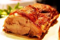 Τι απειλεί ένα άτομο που τρώει χοιρινό κρέας Επιβλαβές για το χοιρινό