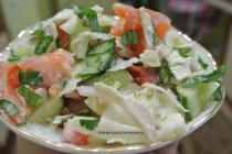 Салат з китайської капусти - оригінальні рецепти легкої та смачної закуски