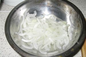 How to pickle onions in vinegar?